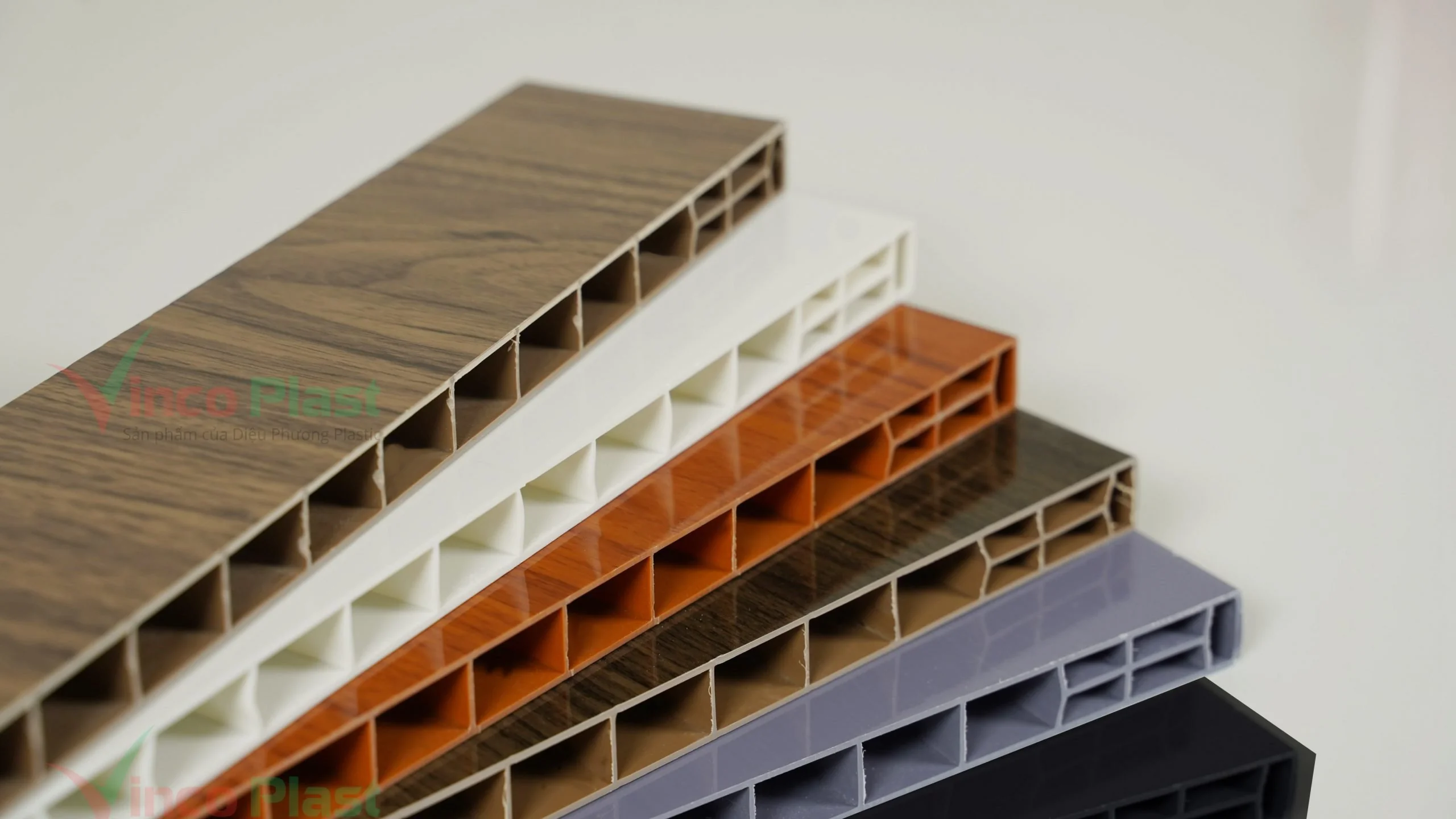 Tấm nhựa nội thất Vincoplast với quy trình sản xuất hiện đại, tiên tiến